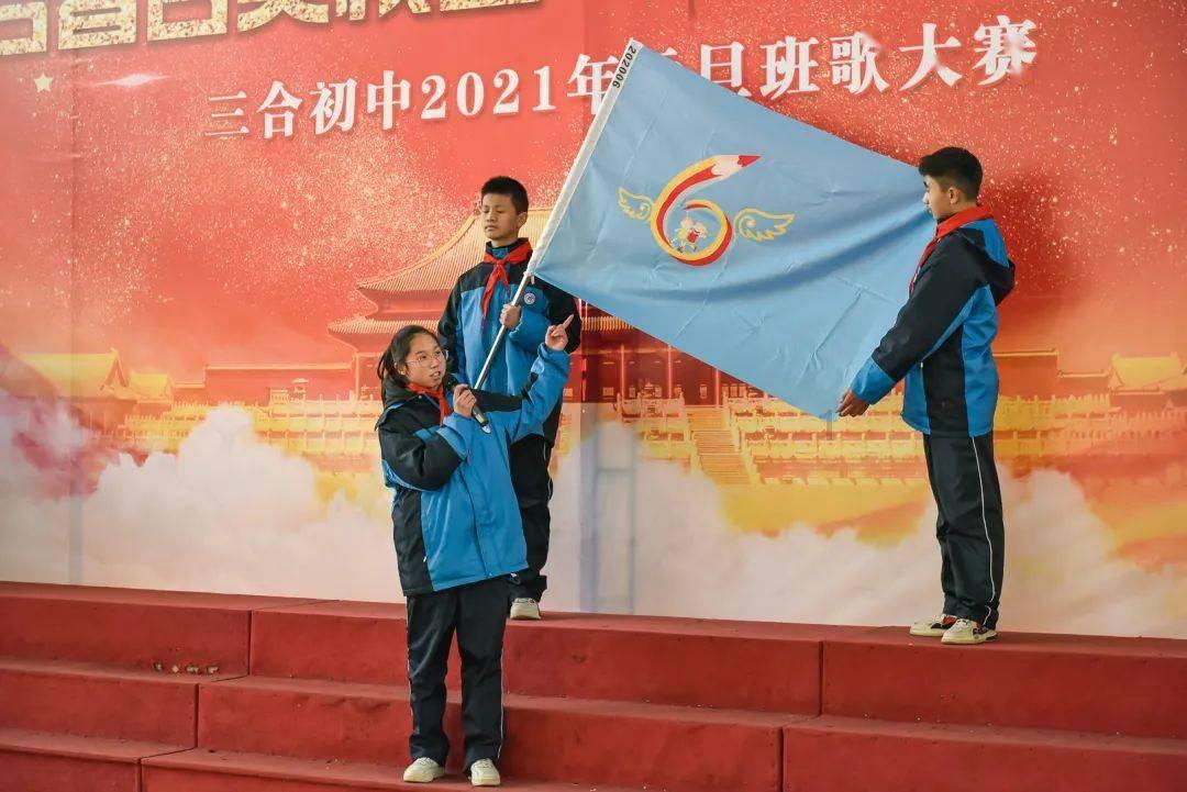香港警方突击搜查252个娱乐场所，拘捕347人